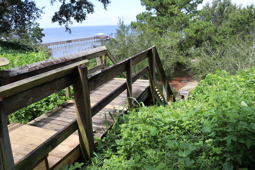 Fairhope plans ADA bluff access - Gulf Coast Media