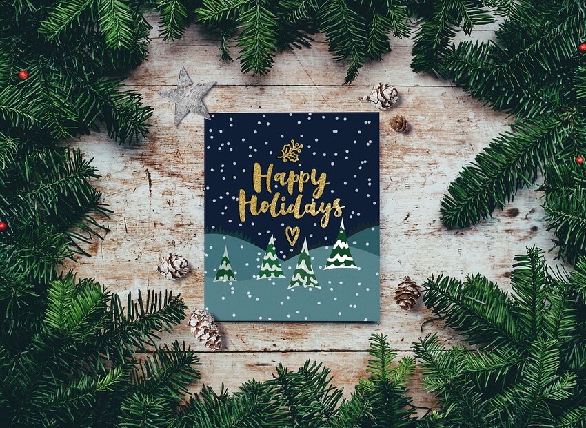 When it comes to making a holiday card, there are several things that can go wrong. Keep your card from finding its way onto the naughty list by thinking about grammar and choosing the right photo.