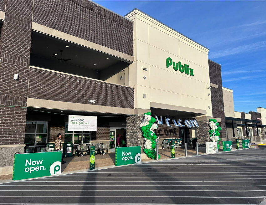 The 48,387-square-foot Publix at Planters Pointe Shopping Center opened this morning, Wednesday, Dec. 13. This is the third Publix for the Fairhope area.