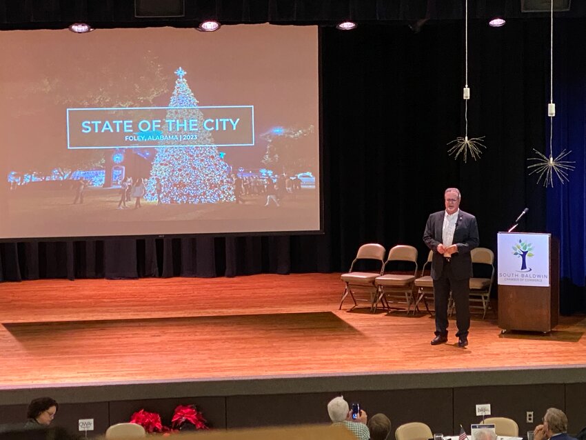 Foley Mayor Ralph Hellmich addresses members of the South Baldwin Chamber of Commerce during the annual State of the City address for 2023.