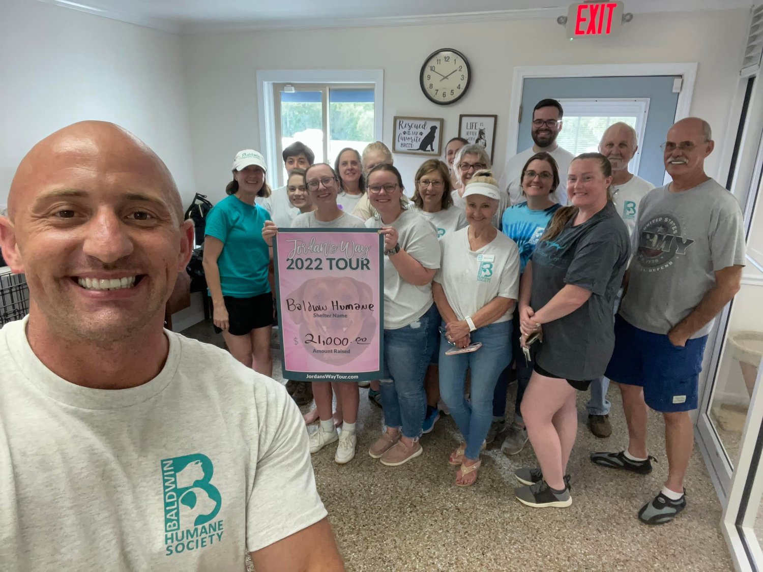Jordan's Way Founder and CEO Kris Rotonda, left, poses with the Baldwin Humane Society team one last time before moving on to the next shelter.