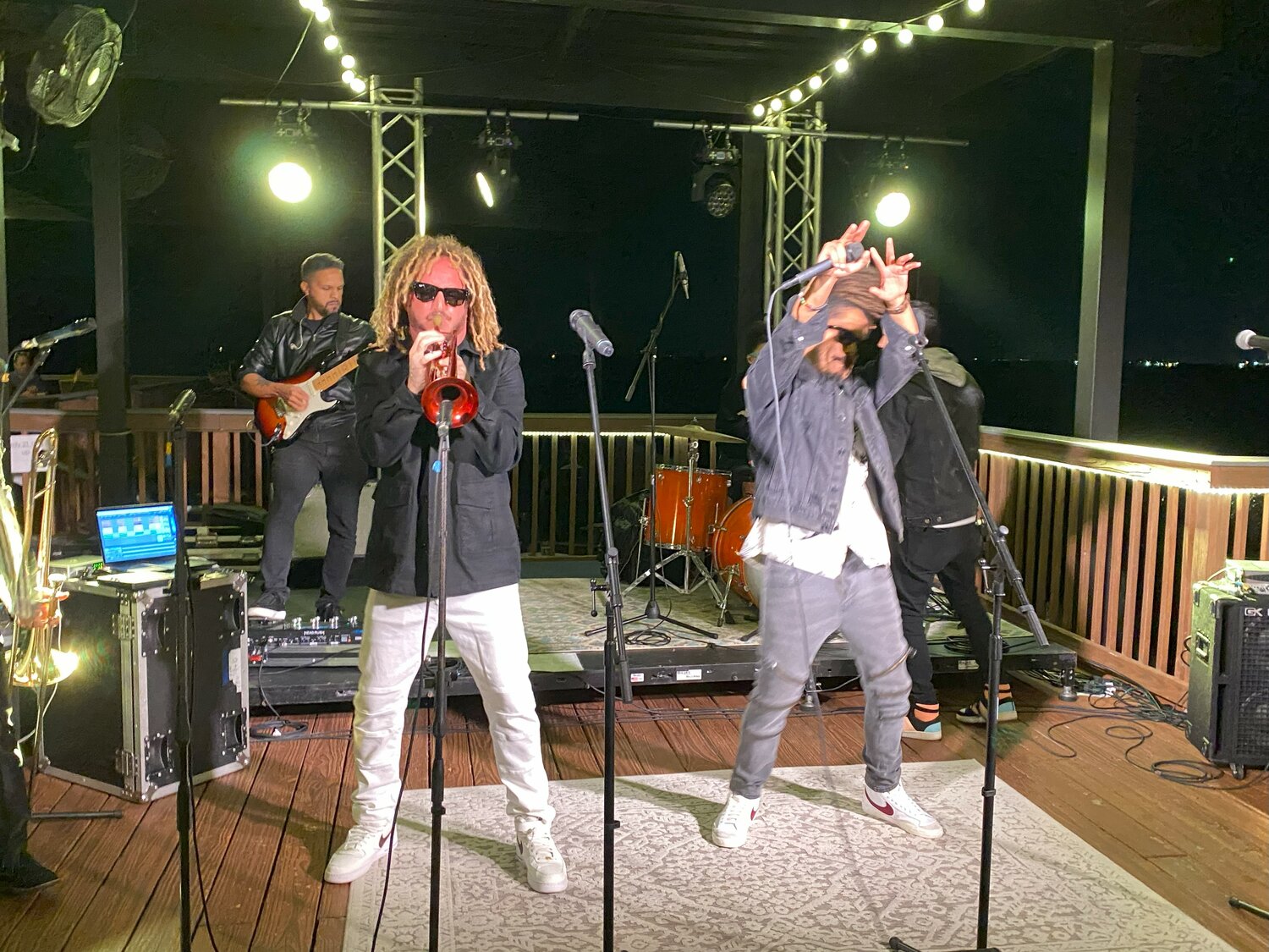 Miami-based band Xperimento provided entertainment all night long and got the crowd dancing.