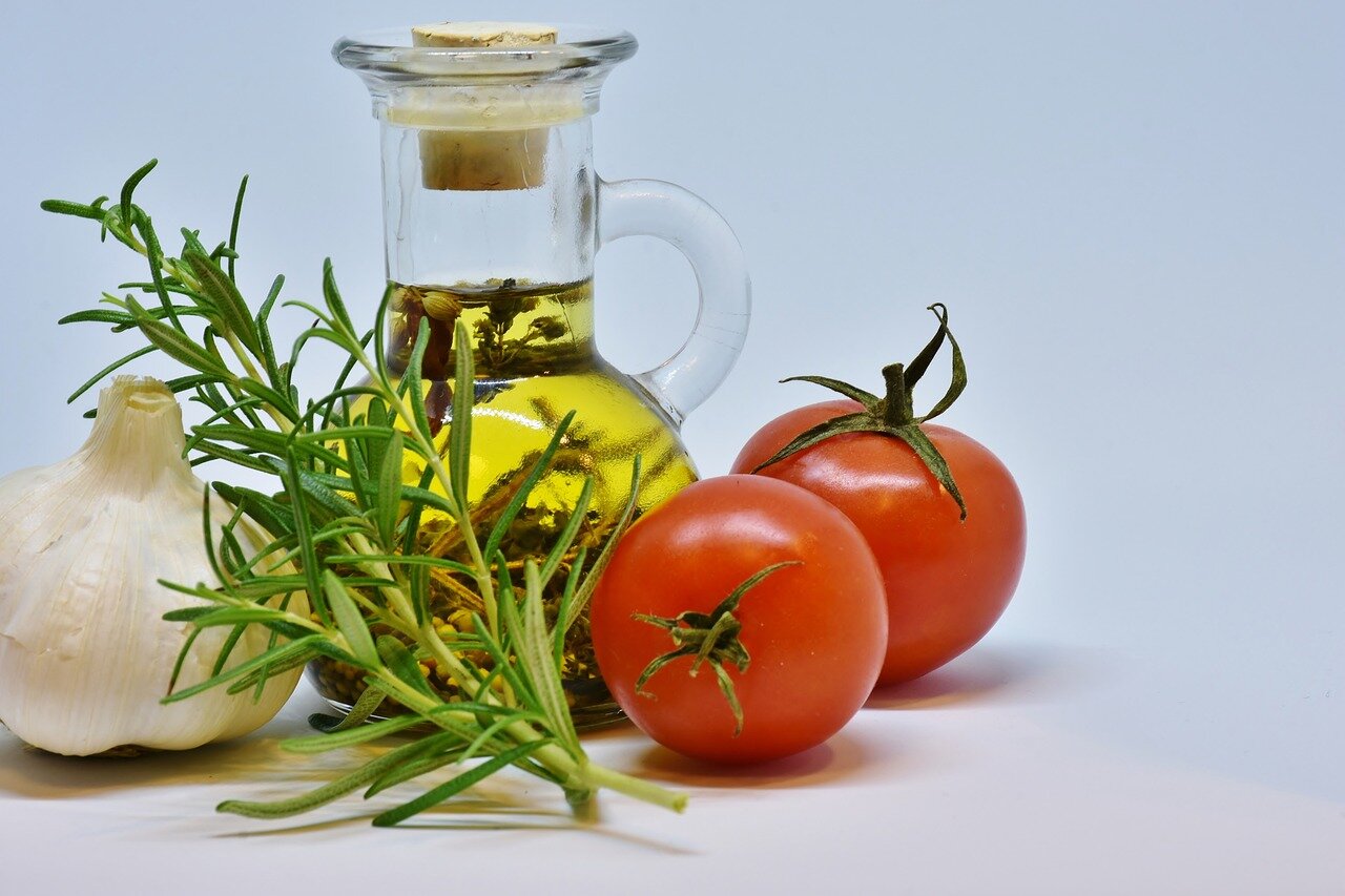 There is no reason to avoid seed oils, but many reasons to eat them