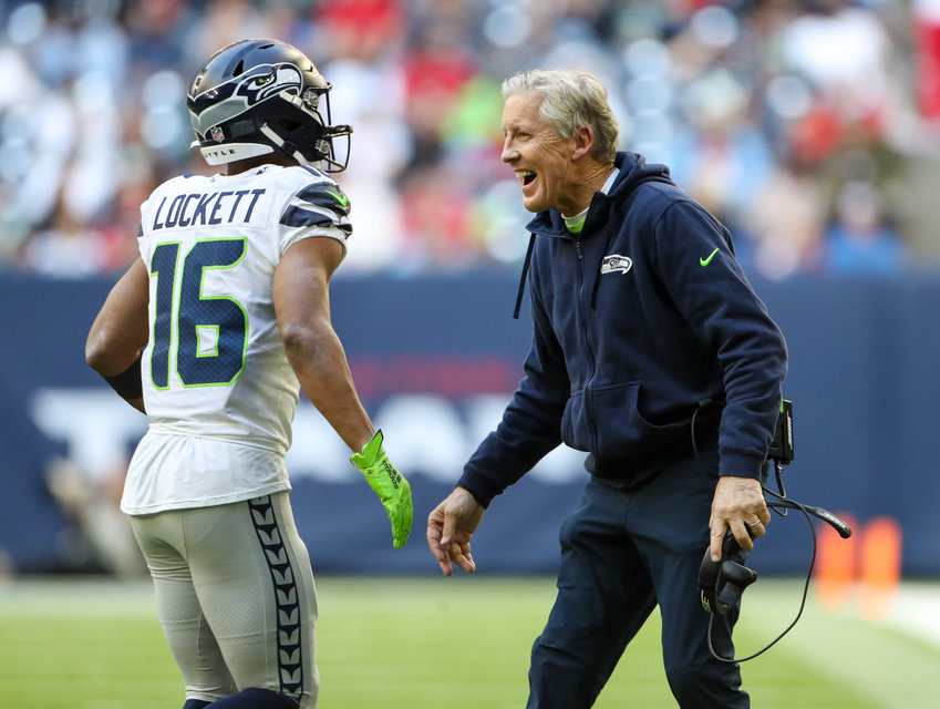 Seahawks pull away in the second half to beat Texans 33-13 in Houston