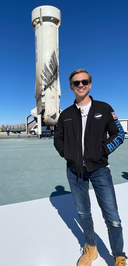 After stints at Firefly Aerospace and Blue Origin, Shane Cullen, a Vista Ridge grad, will intern at SpaceX next summer.