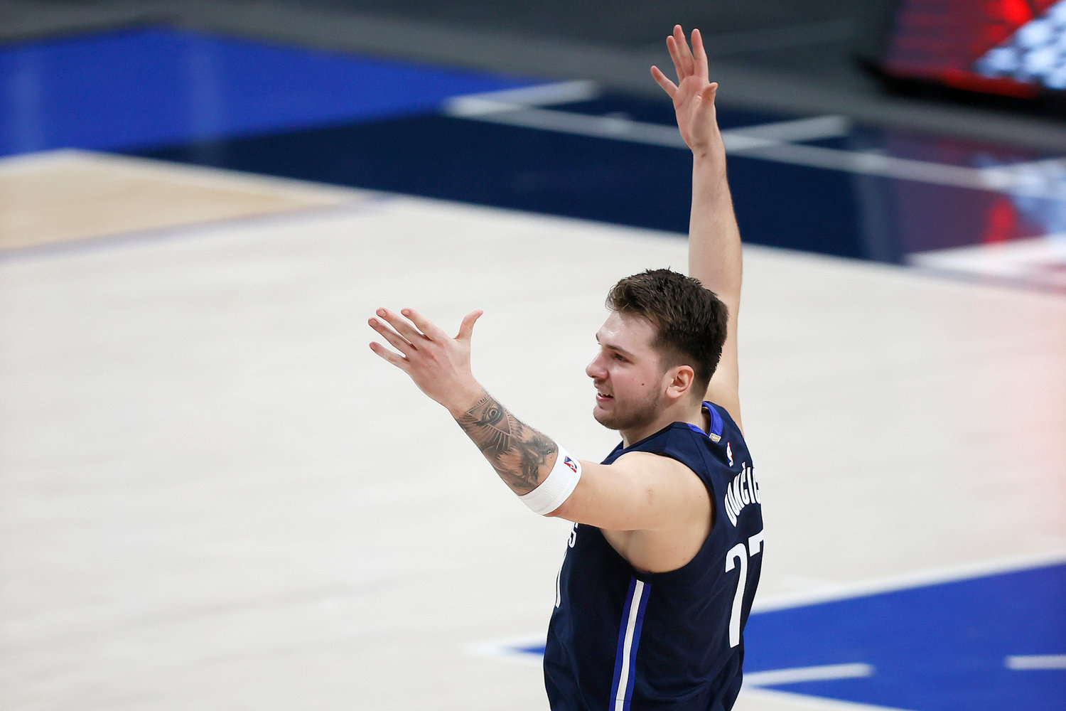 Luka Doncic Agrees To Mavs-record $207 Million Supermax Extension ...