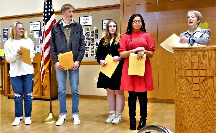 Good Citizen Co-Chair Cindy Fazio (far right) makes presentations to student honorees: (left to right) Candace Clark, Reagan Broome, Alexandria Weber, and Laura Free. Not pictured: Natalie Alleman, Katelyn Gilstrap, and Trinity Tafoya.