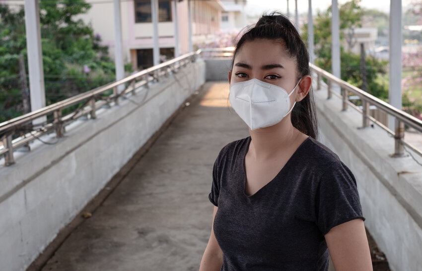Two-strap N95 masks such as the one shown above are reported to protect from PM2.5 smoke particles, dust and smog.
