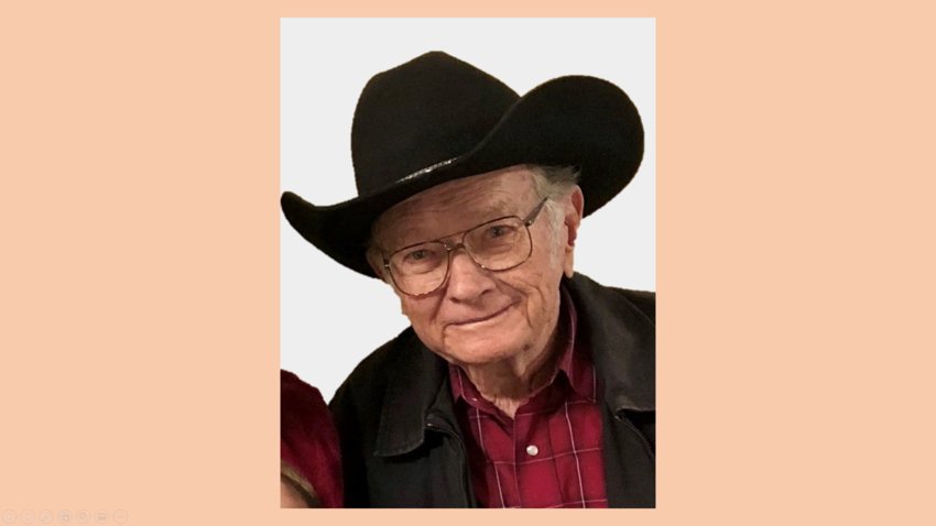 Delton Faye Stoelke passed away Dec. 16 at the age of 85. He was a machinist for many years and enjoyed poker, dominos and walking with his dog, Bug. He is greatly missed by his family and friends.