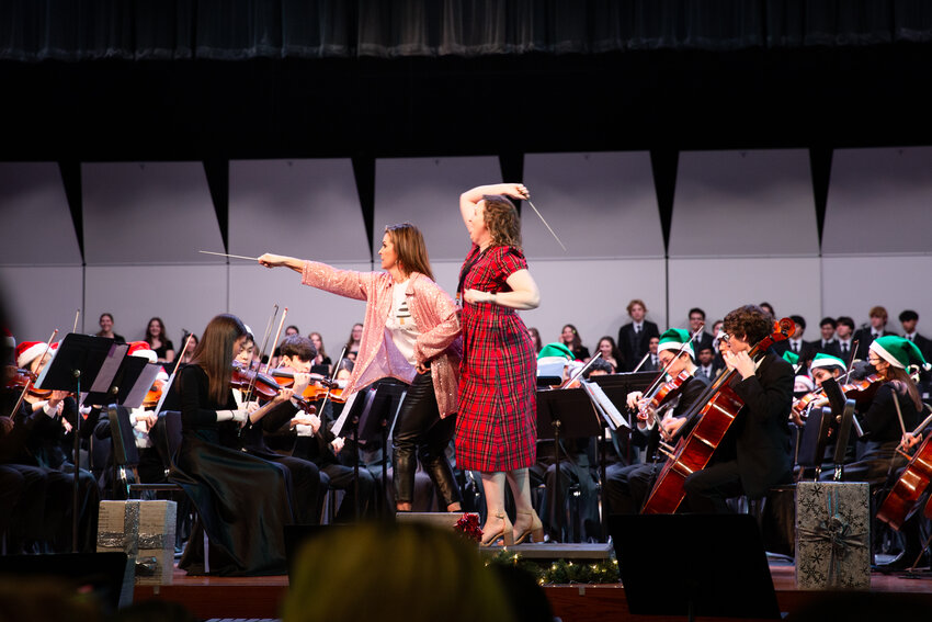 Ring in the holiday season with the Seven Lakes High School Fine Arts Department&rsquo;s &ldquo;Holiday Extravaganza&rdquo; on December 7th at the school&rsquo;s Freshman Center.