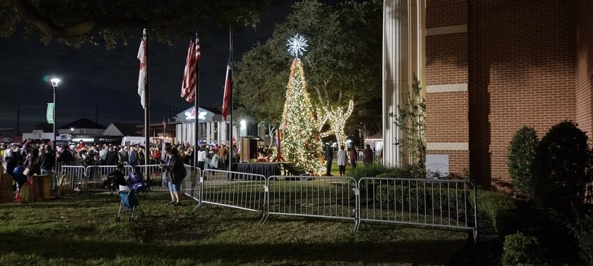 The City of Katy officially lit the Christmas tree in front of City Hall, 901 Avenue C in downtown Katy, on Thursday, December 7th. Hundreds crowded the historic square for a chance to meet Santa and Mrs. Claus &ndash; and the Grinch &ndash; and to appear in a life-sized snow globe.