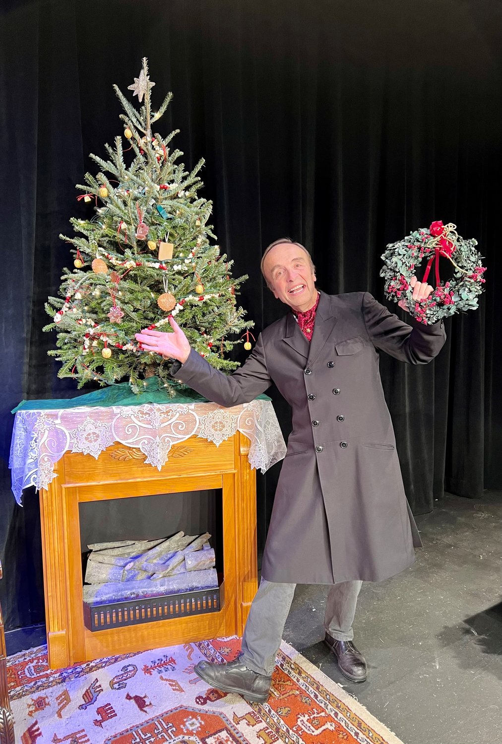 Norman Lewis stars as Dickens, Scrooge, Marley, Bob Cratchit, Tiny Tim and all the other characters in is one-man performance of “A Christmas Carol” at Las Cruces Community Theatre.