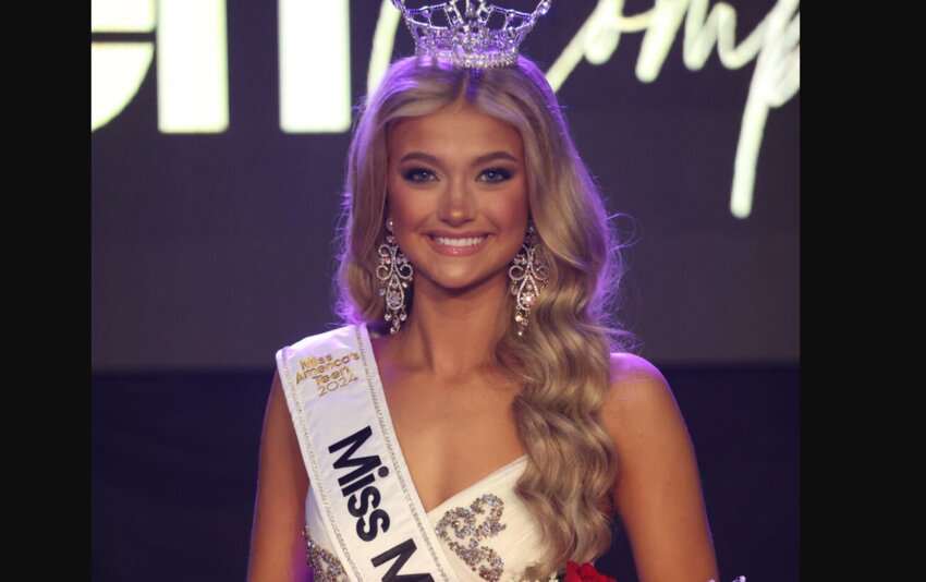 Seventeen-year-old Brooke Bumgarner of Madison was crowned Miss Mississippi's Teen 2023 — winning over $5,000 in cash scholarship assistance — following a weekend of showcasing talent, interview skills, and community service achievements. 
