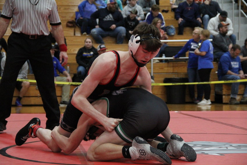 Mexico junior Watson Azdell takes control in a match last season.