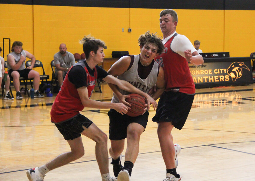Aidan Knipfel, left, and Holden Aulbur