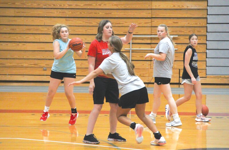 Makenzie Mudd worked with the Mexico girls during a practice the day she was announced as the new head coach of the Lady Bulldogs basketball program. Mudd graduated from Mexico and became a coach with the district years later, including serving five years as an assistant to longtime coach Ed Costley.