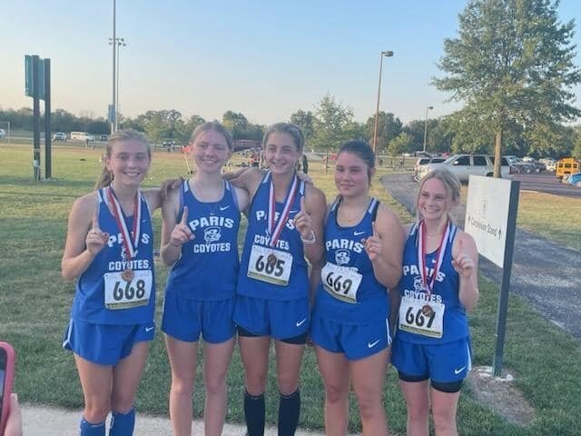 The Paris girls cross country team left the Moberly XC Invitational on Thursday with four medalists and a team title.