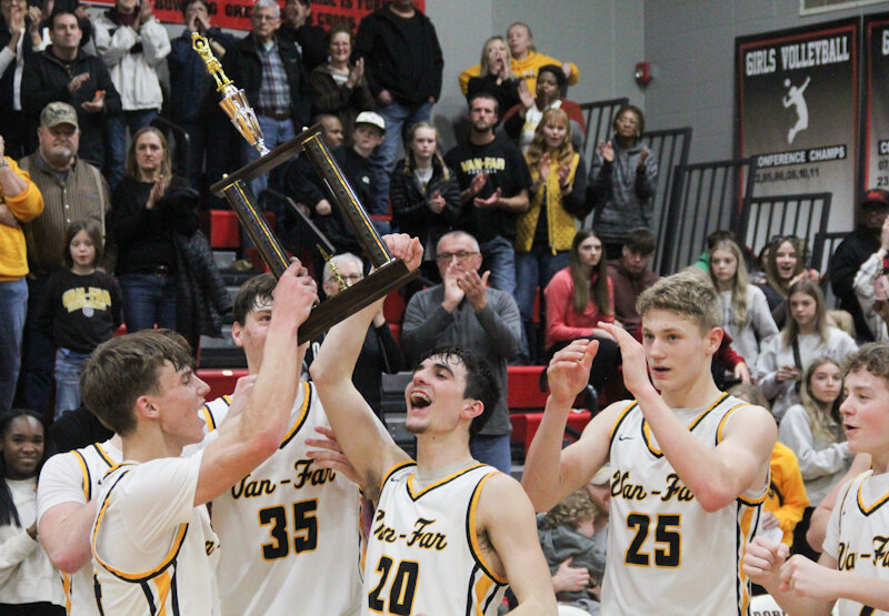 The Van-Far Indians hoist their first Bowling Green tournament championship trophy since 2018 after defeating conference and district foe Clopton on Saturday.