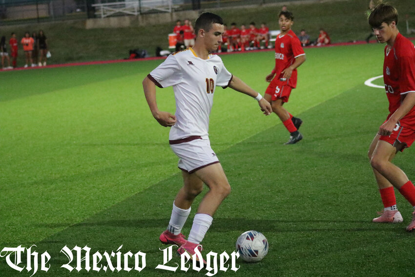 Missouri Military Academy junior Fernando Puebla handles the ball against Mexico last Thursday at Chris Hotop Field in Mexico.