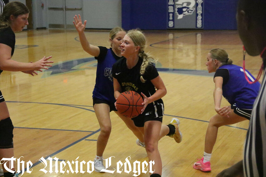Van-Far Van-Far girls basketball finishes standout summer