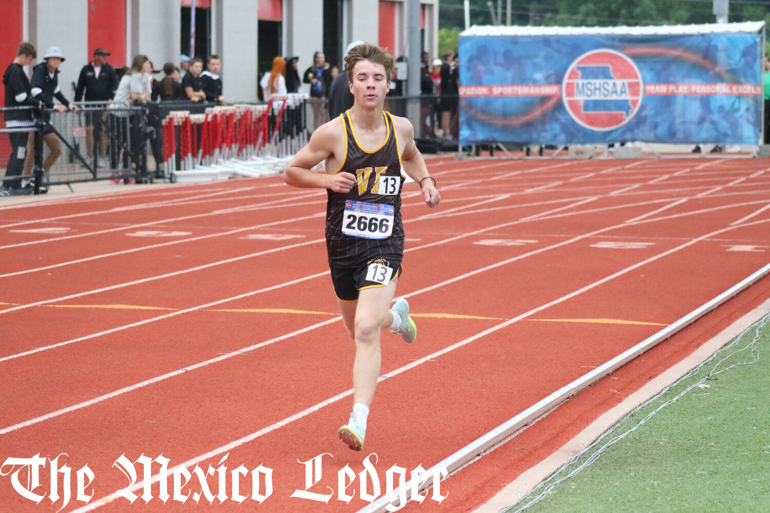 Hopke runs in 2nd straight state 3200 for Van-Far - The Mexico Ledger