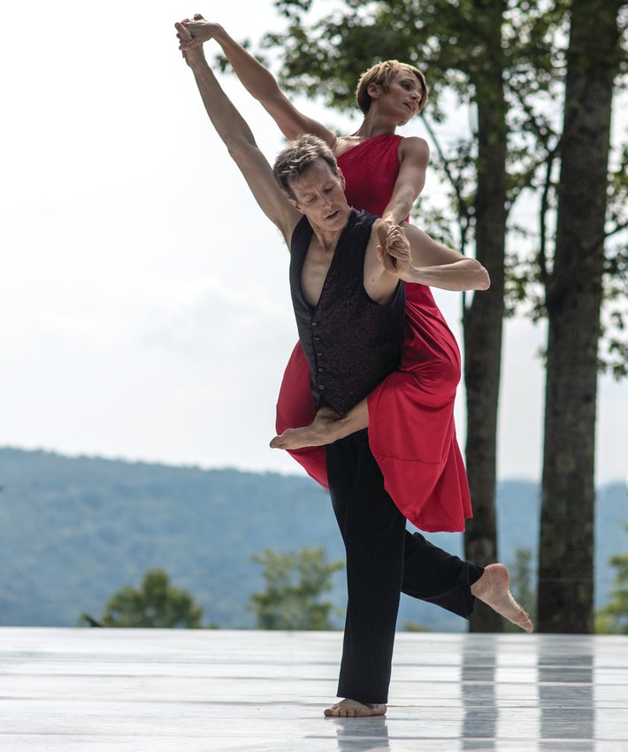 Artists Don Halquist and Leanne Rinelli perform &ldquo;Tres Tangos&rdquo; at Jacob&rsquo;s Pillow Dance Festival in Massachusetts.