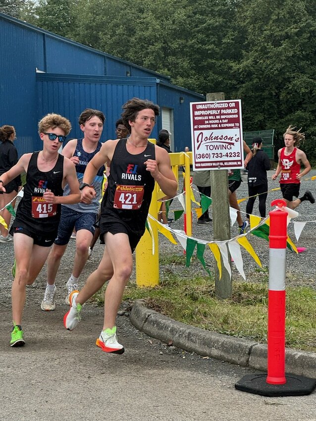 Sophomore runners Joshua Yearian (#421) and Noah Isenberg (#415) courtesy of Bridget Yearian.