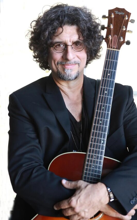 Singer-songwriter Dan Navarro is returning to Western Washington this week, after previously playing in the region as part of his long-running acoustic duo, Navarro and Lowen.