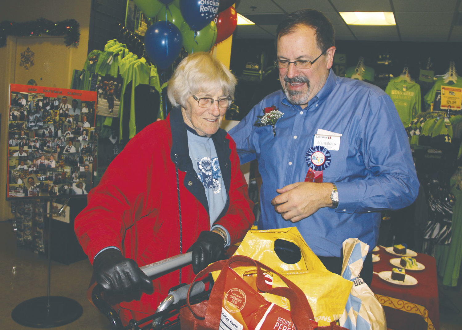 safeway-store-director-checks-out-port-townsend-leader