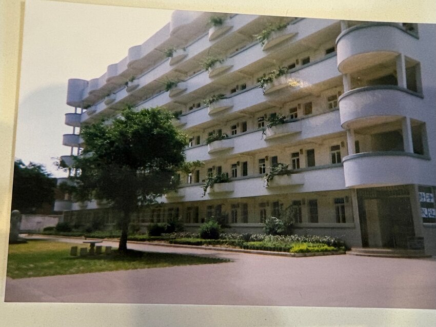 The high school in China where Carole Holland taught.