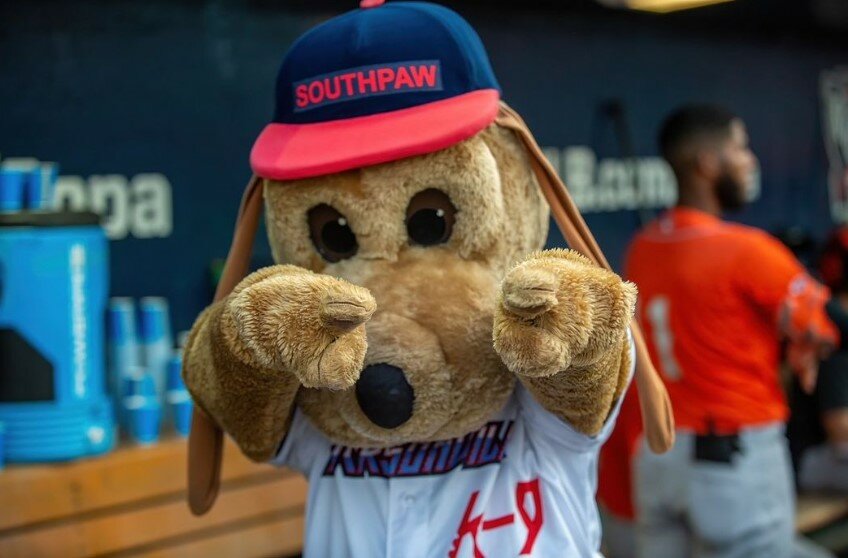 Southpaw could be one&rsquo;s special Valentine&rsquo;s Day deliverer this year.