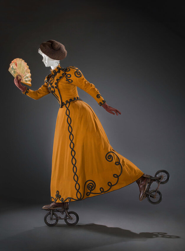 Inline skating attire during the 1890s.