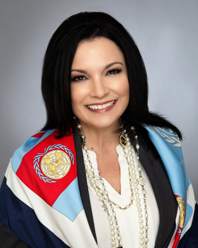 First Coast Cultural Center President and CEO Donna Guzzo has announced her retirement.