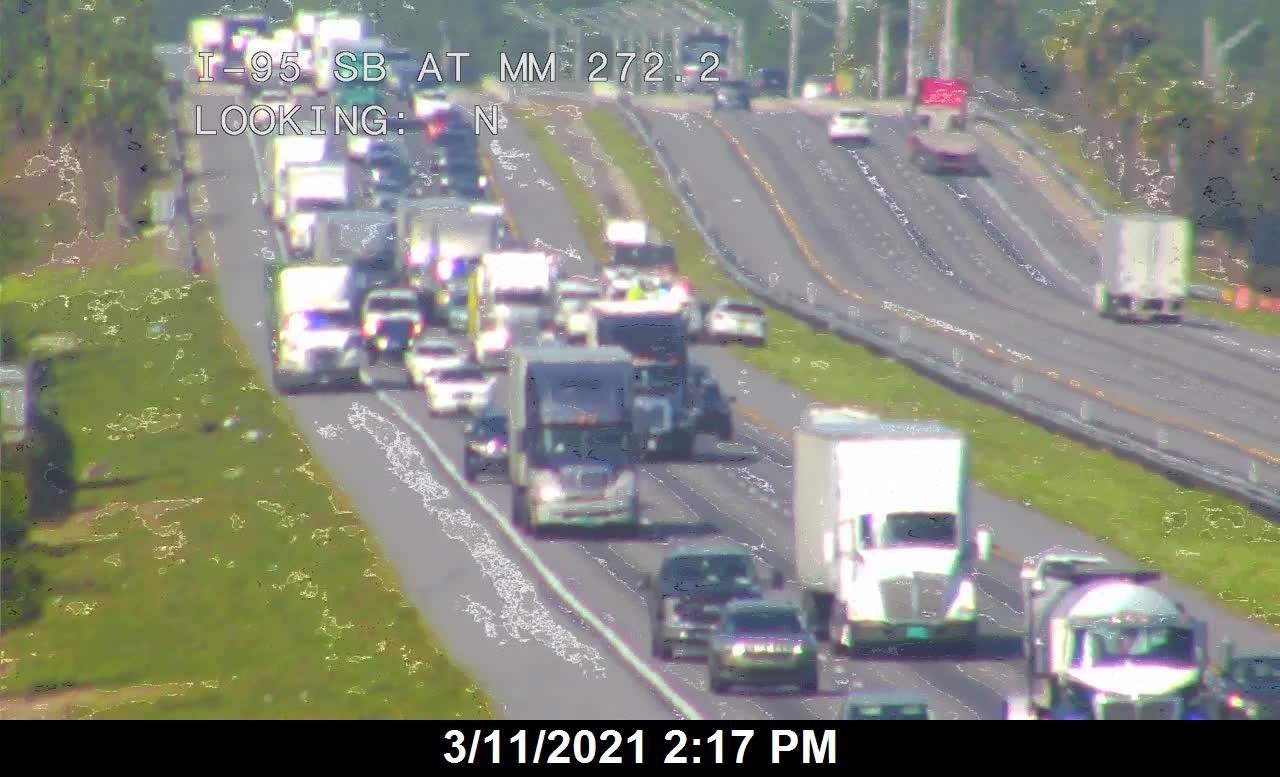 Traffic on the southbound side of I-95 past US-1