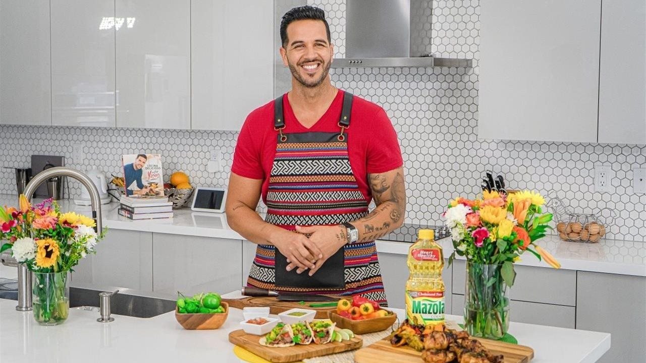 ¡El famoso 'Chef Yisus' nos trae recetas fáciles y sabrosas para esta temporada de asados de verano!