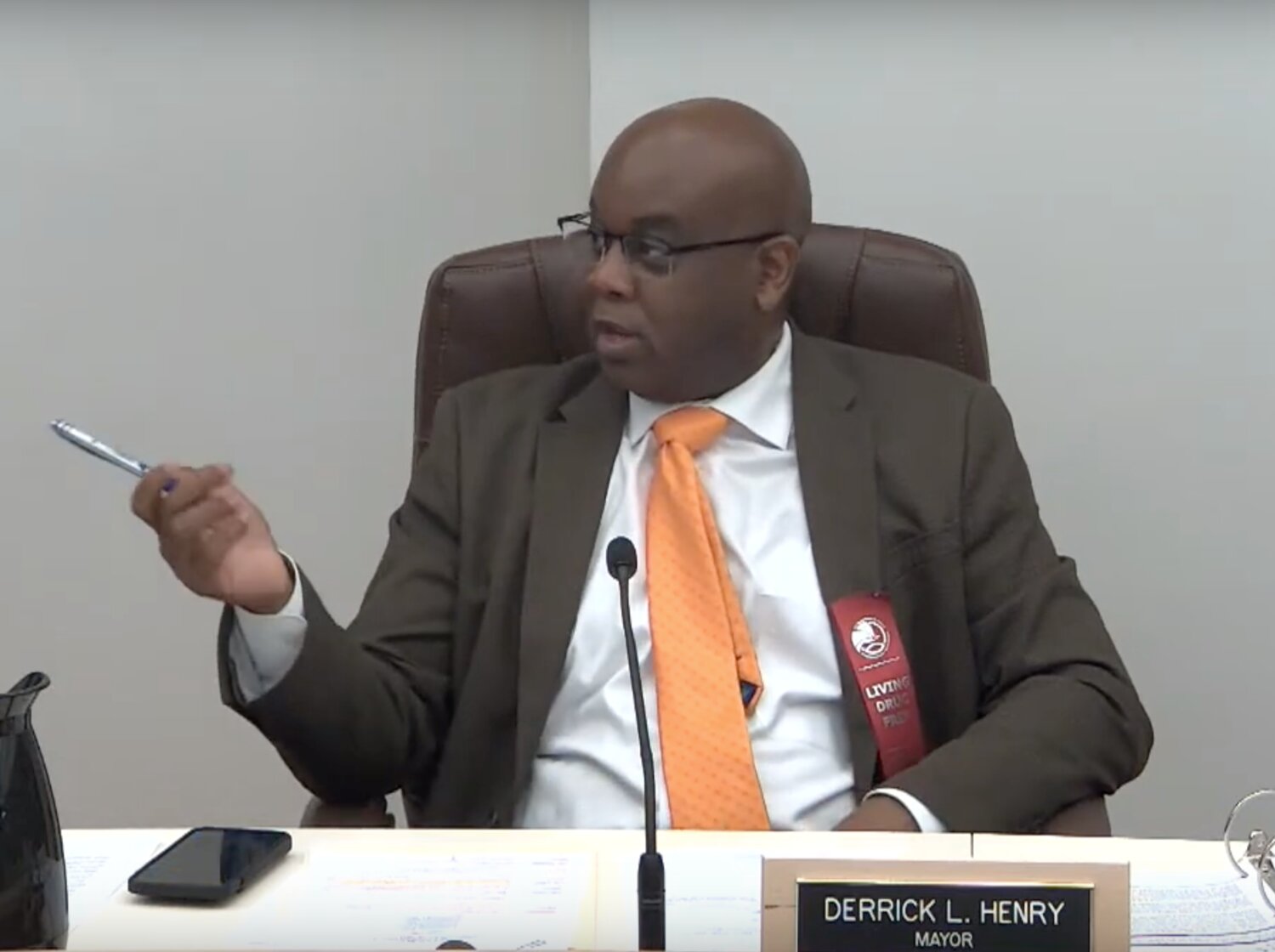 Mayor Derrick Henry at a City Commission meeting in October 2023.
