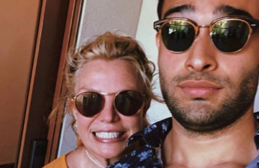 Britney Spears jets out to Hawaii for early birthday getaway with boyfriend Sam Asghari