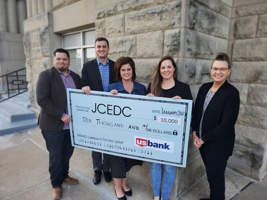 U.S. Bank Business Banking Specialist Josh Beebe, Johnson County Economic Development Corporation President Taylor Elwell, Assistant Vice President MaryBeth Martin, U.S. Bank Business Banking Specialist Jamie List, and JCEDC Director Tracy Brantner.
