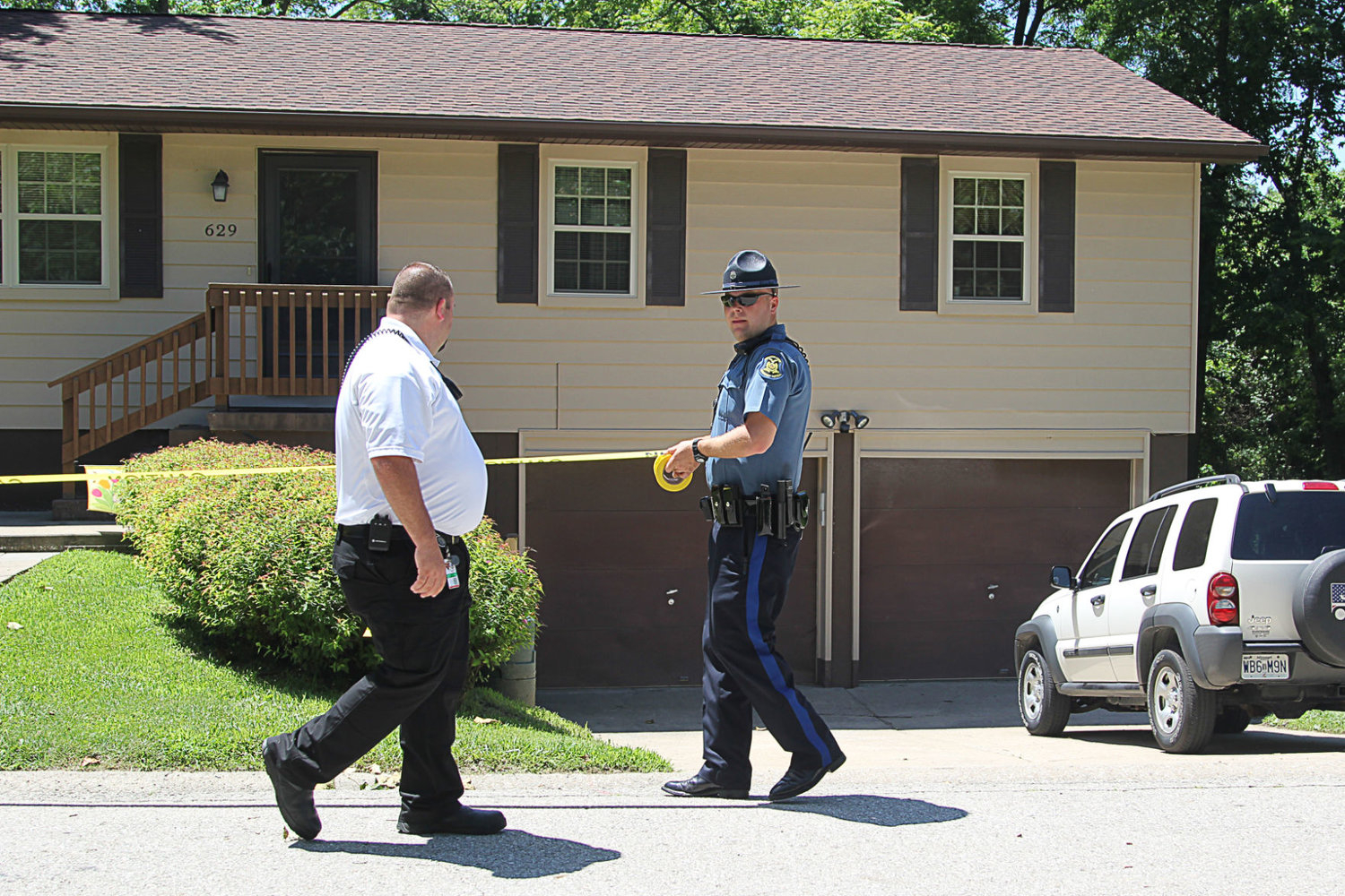 Knob Noster man working on yard shot by neighbor; arrest follows |  Star-Journal