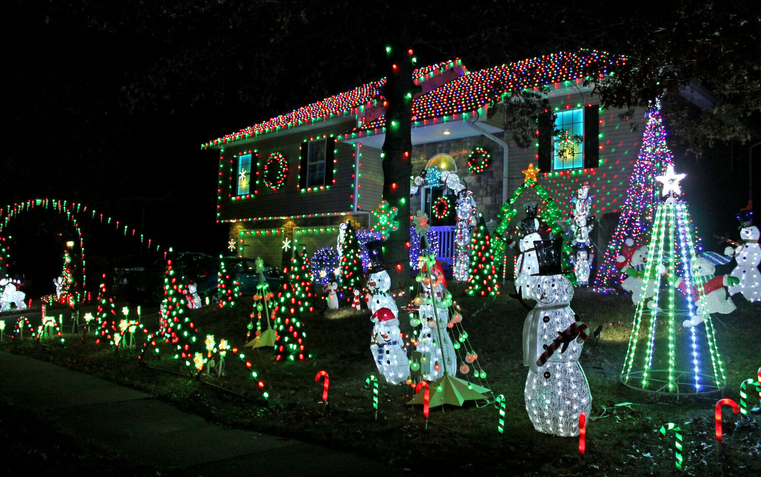 Photos: Warrensburg homeowners getting in the Christmas spirit | Star ...