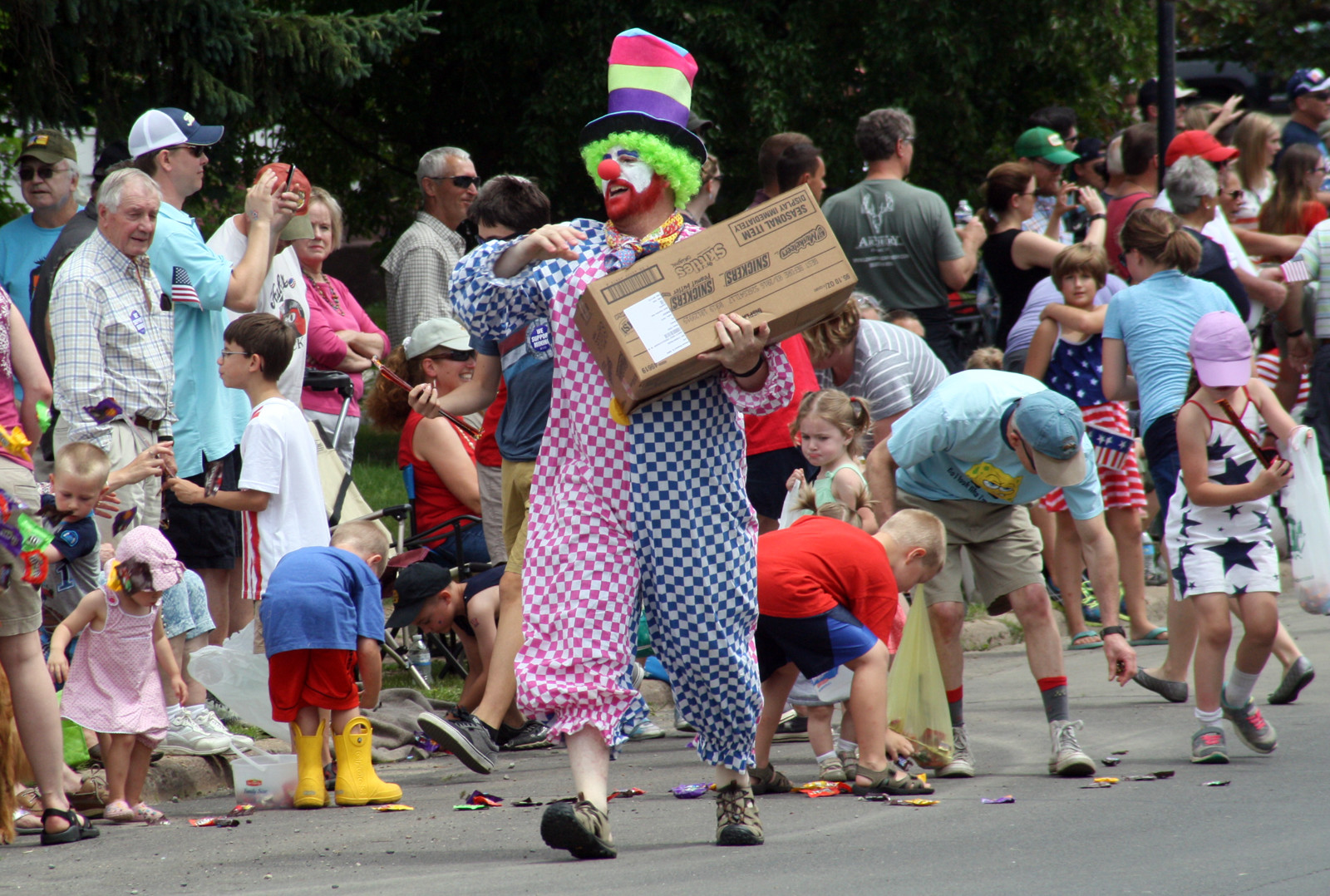 Zup's clowns in the Ely parade