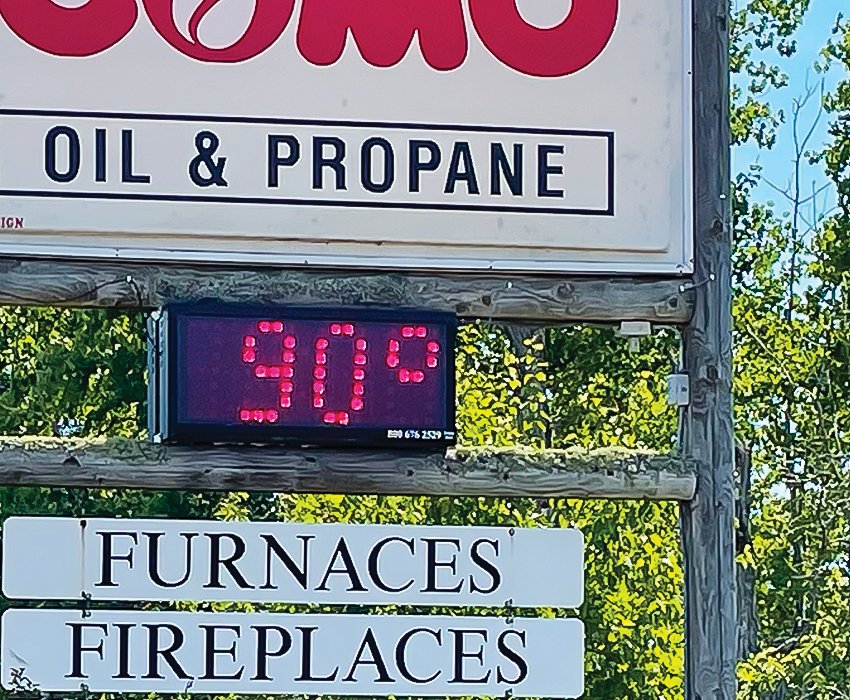 The Como Oil sign along Hwy. 169 flashes the temperature this past Saturday.