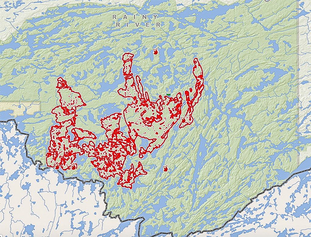 Quetico burn zones outlined in red.