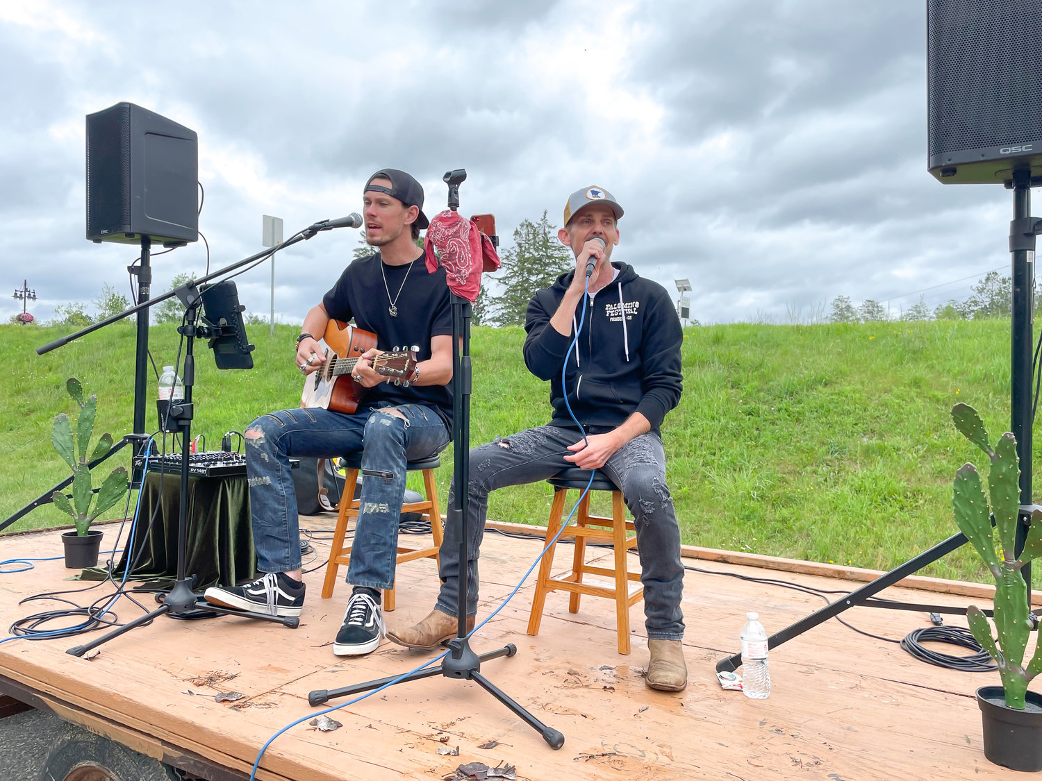 Kelly Kidd and Mike Kindel performed a wide selection of both well-known and original country songs during an outdoor concert at the MarJo Motel in Tower on Aug. 4.