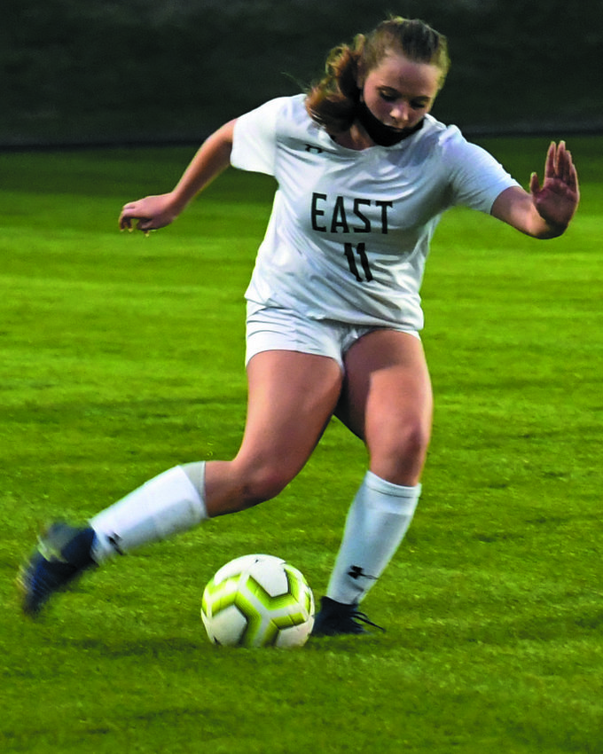 ON THE MOVE: East&rsquo;s Savana Lavimodiere. (Photos  by Leo van Dijk/rhodyphoto.zenfolio.com)