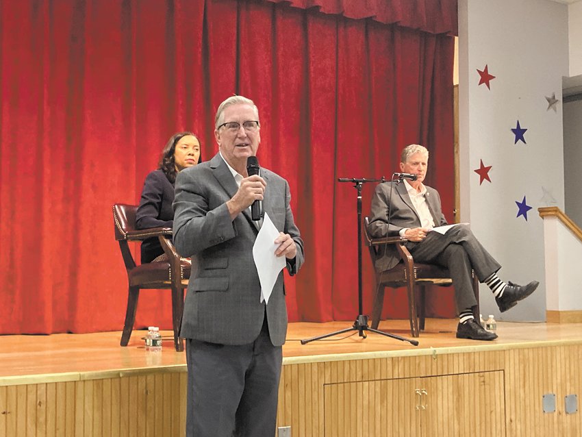 INTRODUCTIONS: Mayor Ken Hopkins introduced Gov. McKee at the governor&rsquo;s roundtable event on June 22. (Herald photo)