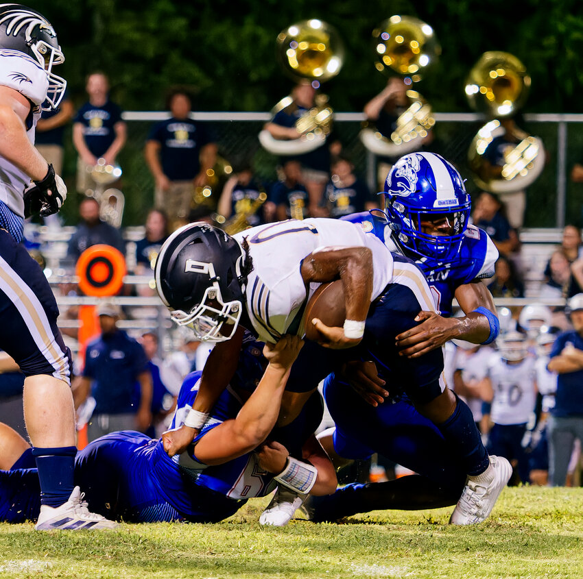 After several plays on the sideline after being somewhat hobbled, Devin Robertson immediately makes an impact on this tackle for loss.