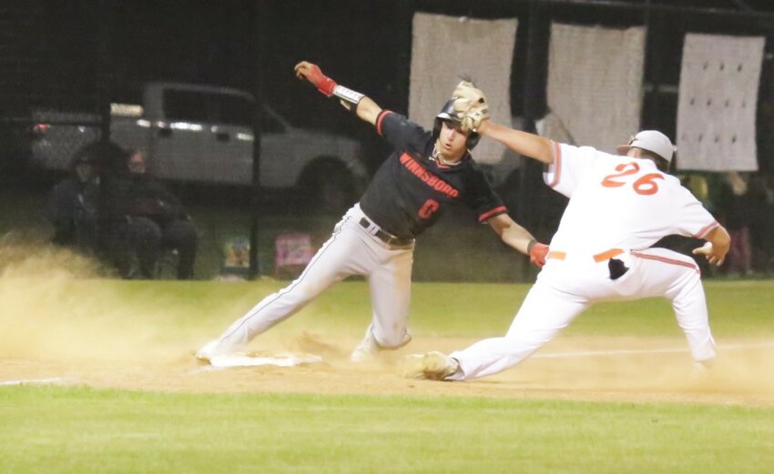 Jacket third baseman DJ McDowell&rsquo;s sweeping tag ended a Winnsboro rally in the second.