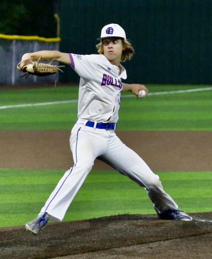 Bulldog hurler Canin Peppers had an excellent outing against Eustace last Friday.